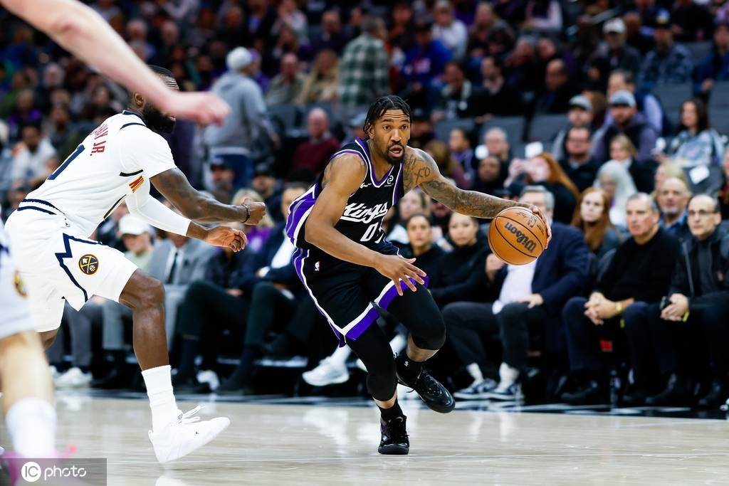 国王正积极寻求交易蒙克 想把他兜售给有争冠机会的球队